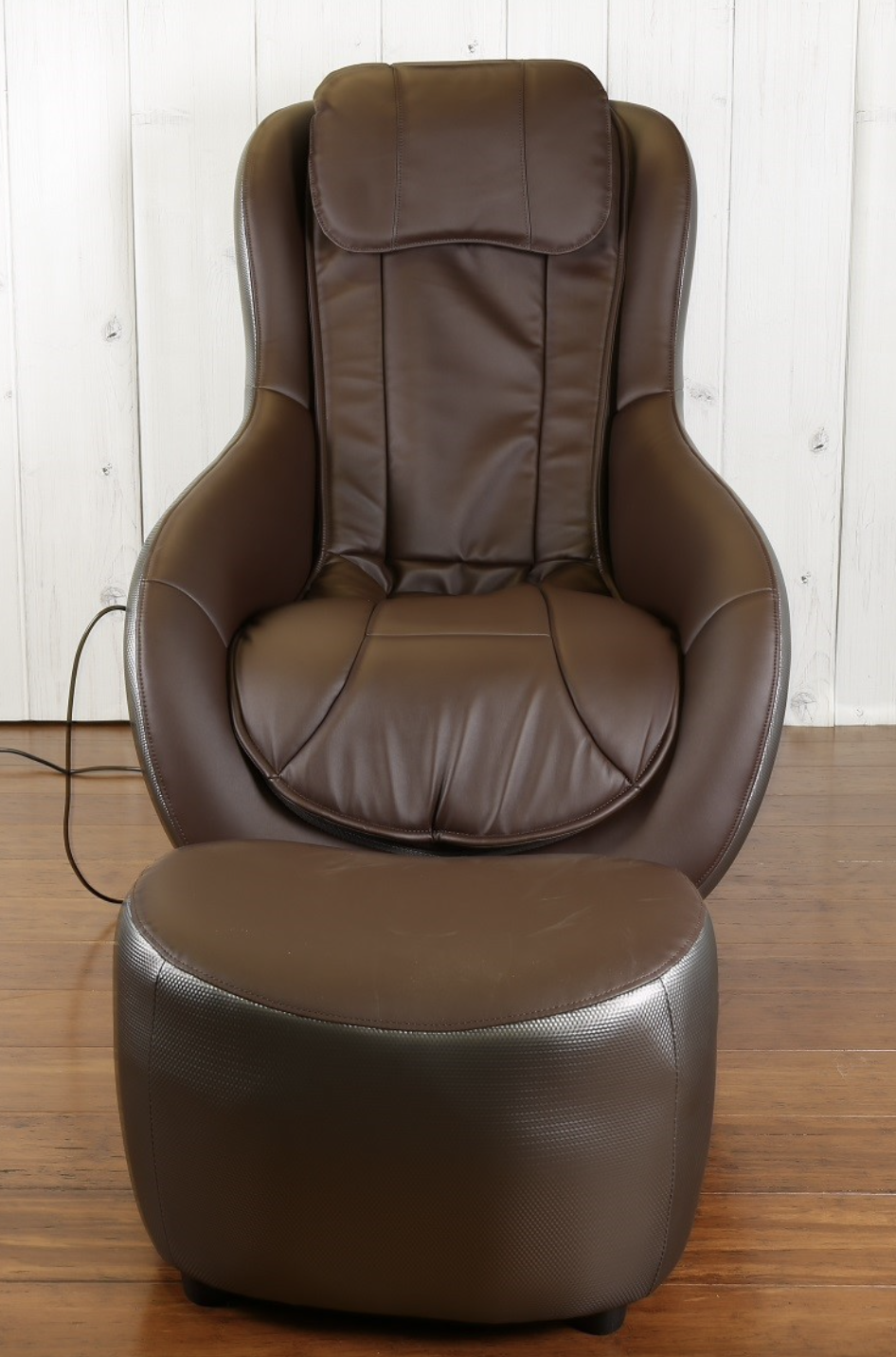 EASE | LEATHER MASSAGE CHAIR