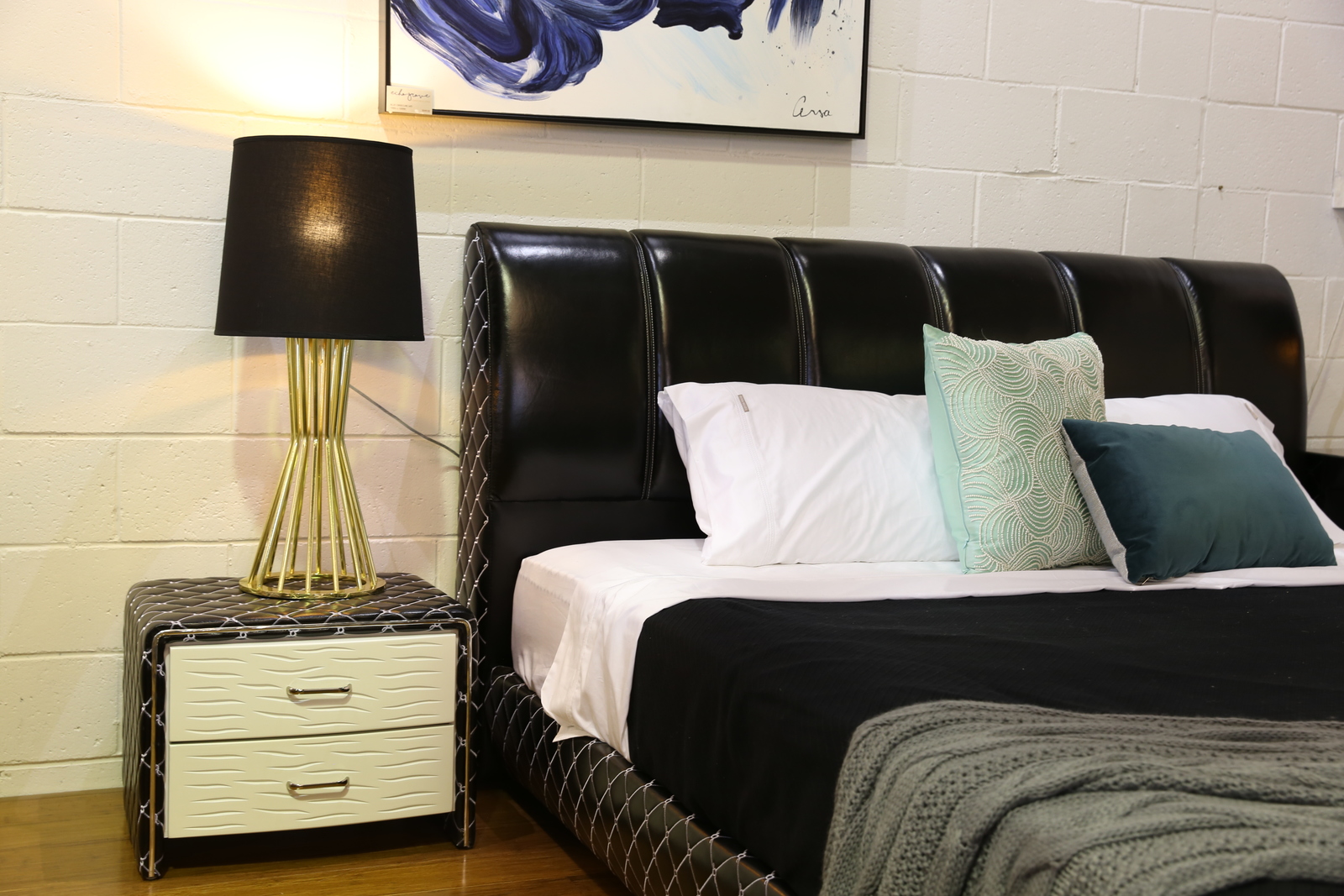 CAMILLA | KING BED / SIDE TABLE RANGE 