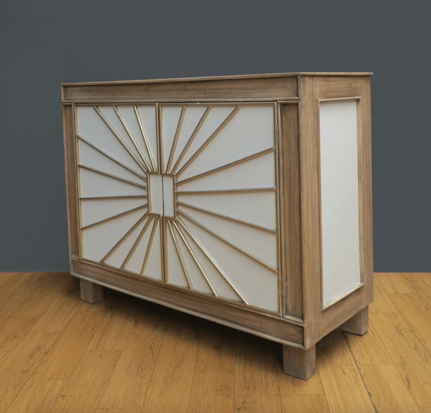 HELIOS | TIMBER BUFFET