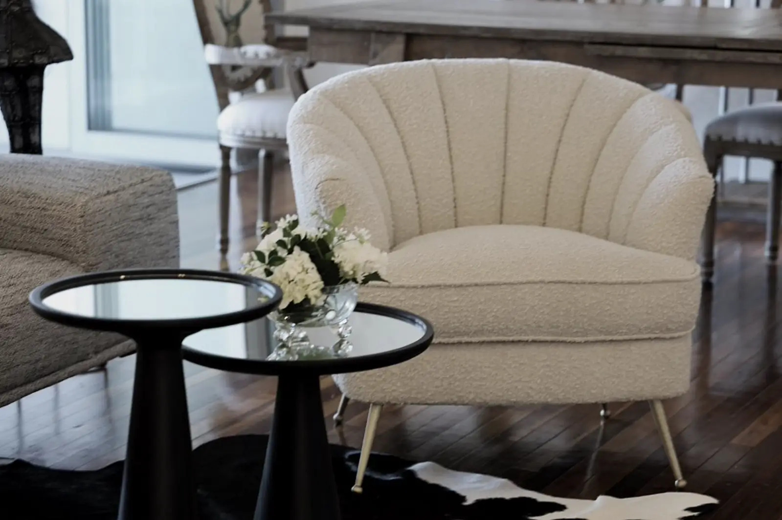 CLAM | OCCASIONAL FABRIC CHAIR