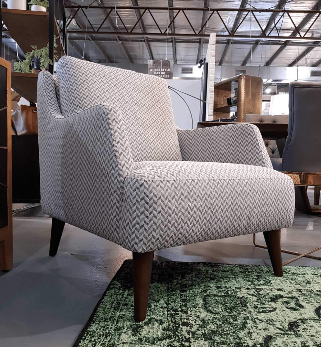 THOMAS | TRADITIONAL ARMCHAIR