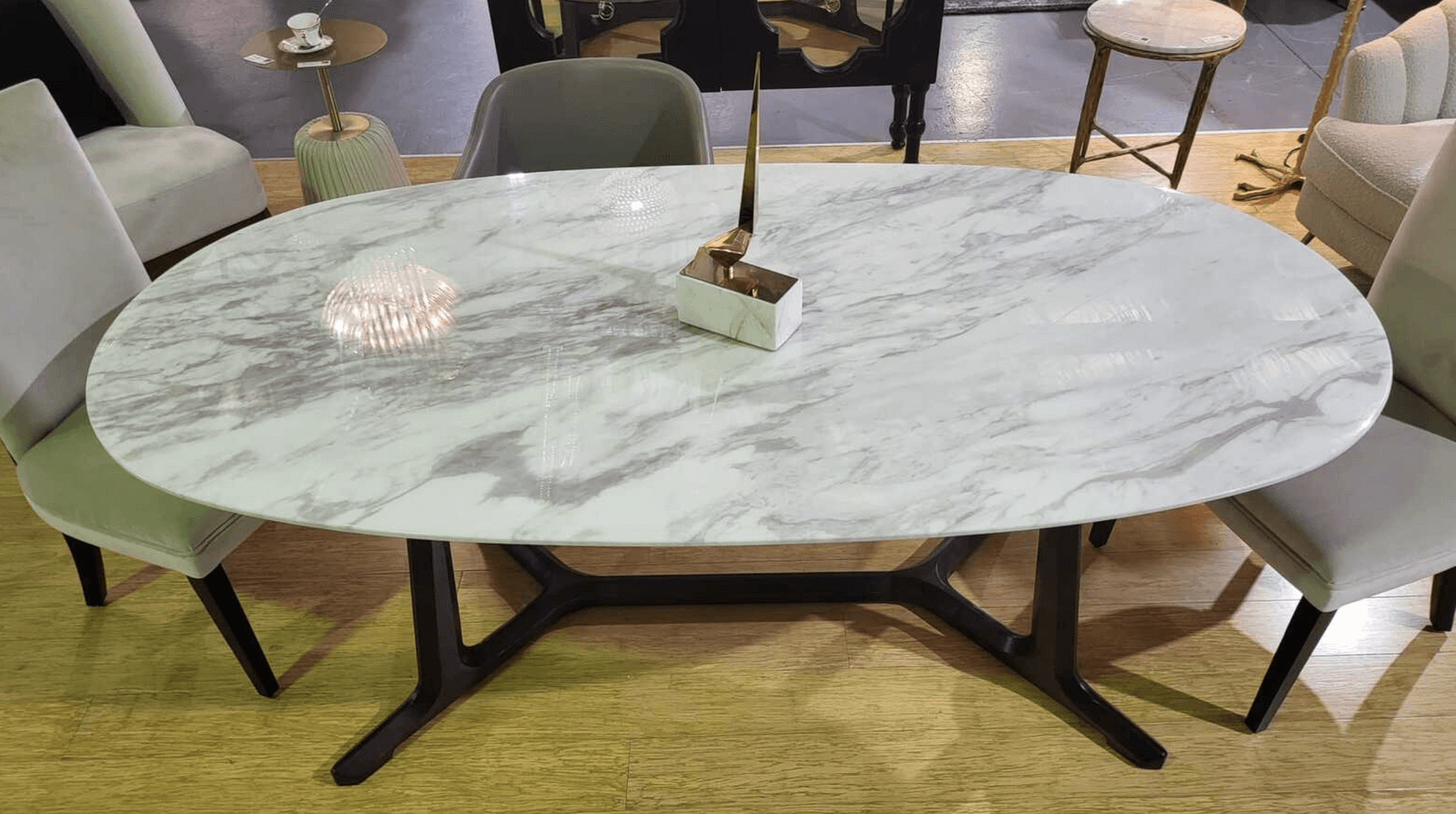 HECTOR | MARBLE DINING TABLE