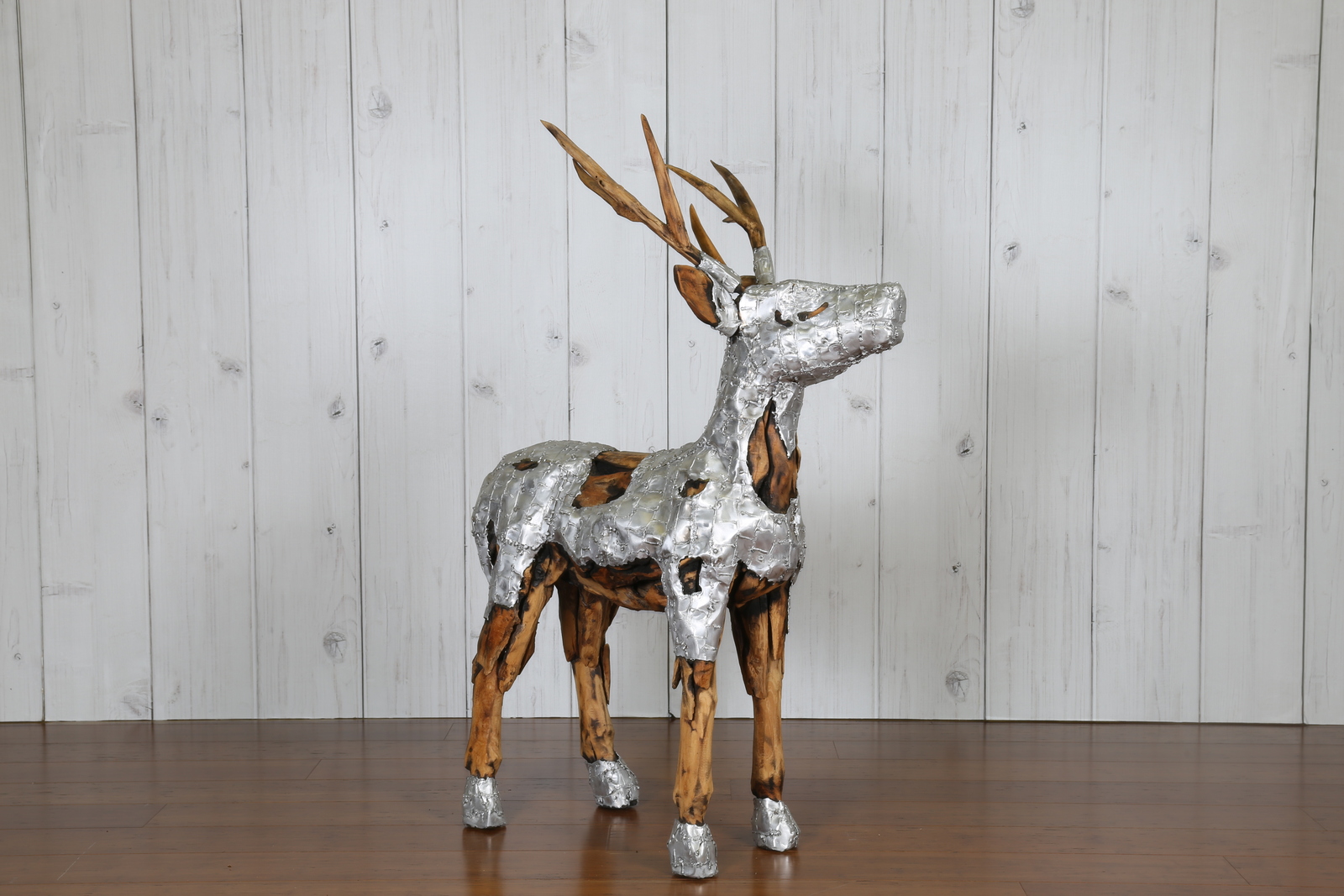 REINDEER | UNIQUE TEAK & ALUMINIUM DECOR RANGE