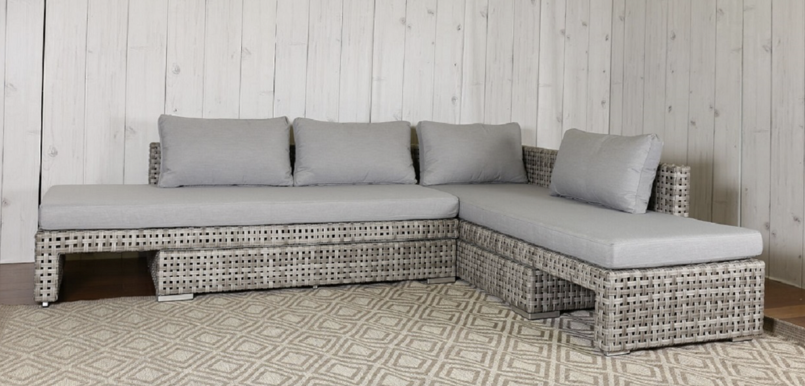 MAXWELL | MODULAR OUTDOOR DAYBED RANGE