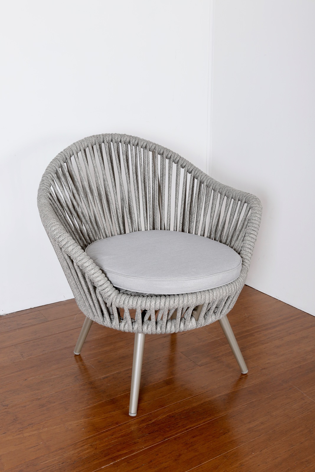 SWIVEL | OUTDOOR LOUNGE CHAIR -GREY 