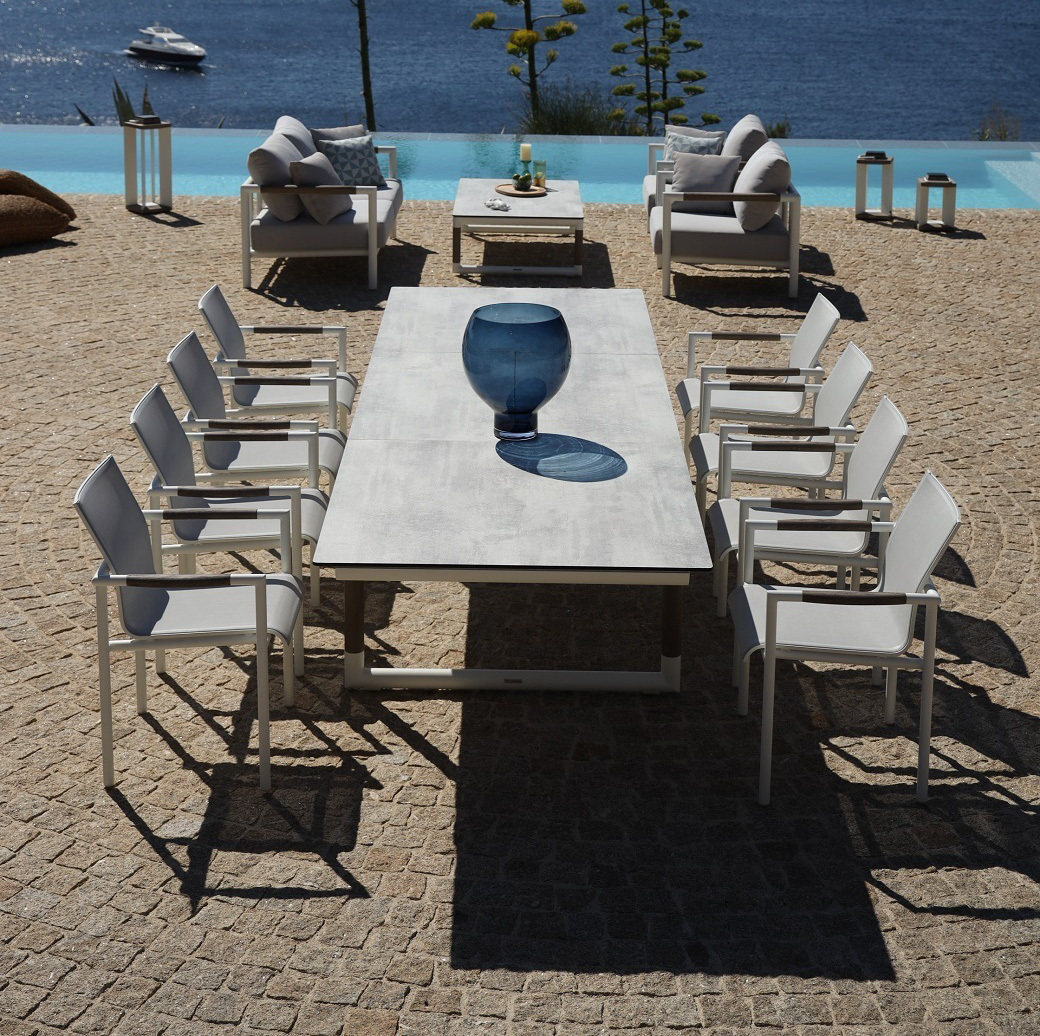 CAPE | OUTDOOR DINING TABLE RANGE
