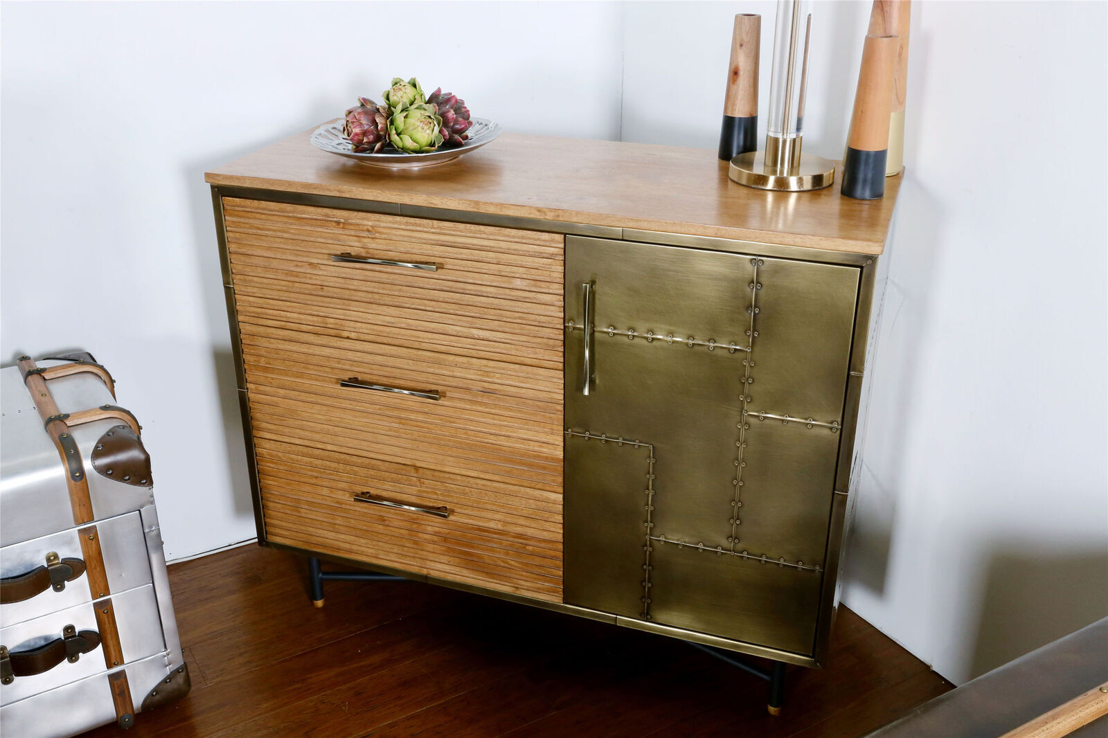 JET BLAST | INDUSTRIAL BRASS CABINET