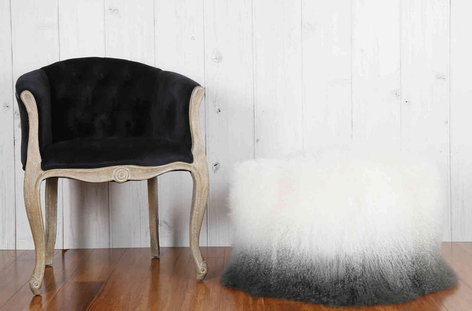 TIBETAN | LAMBS WOOL POUF