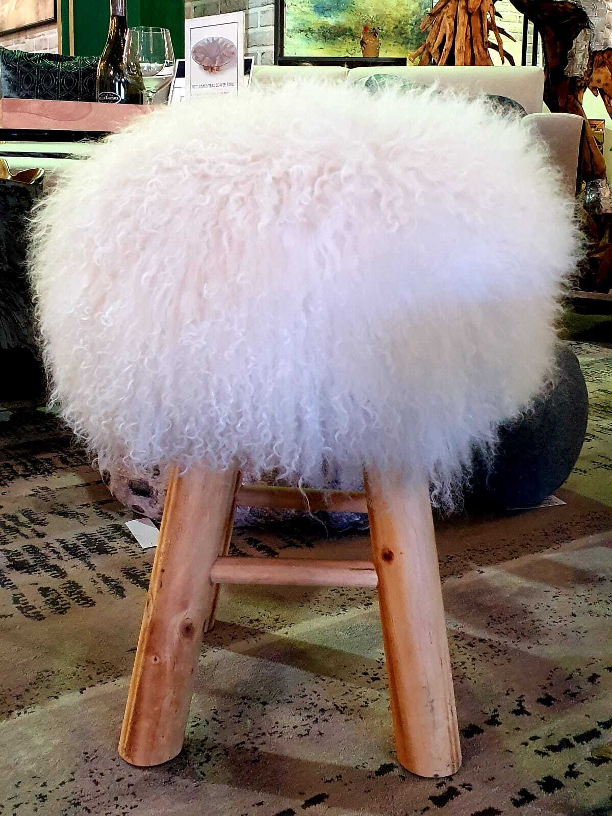 TIBETAN LAMB FUR - STOOL WHITE