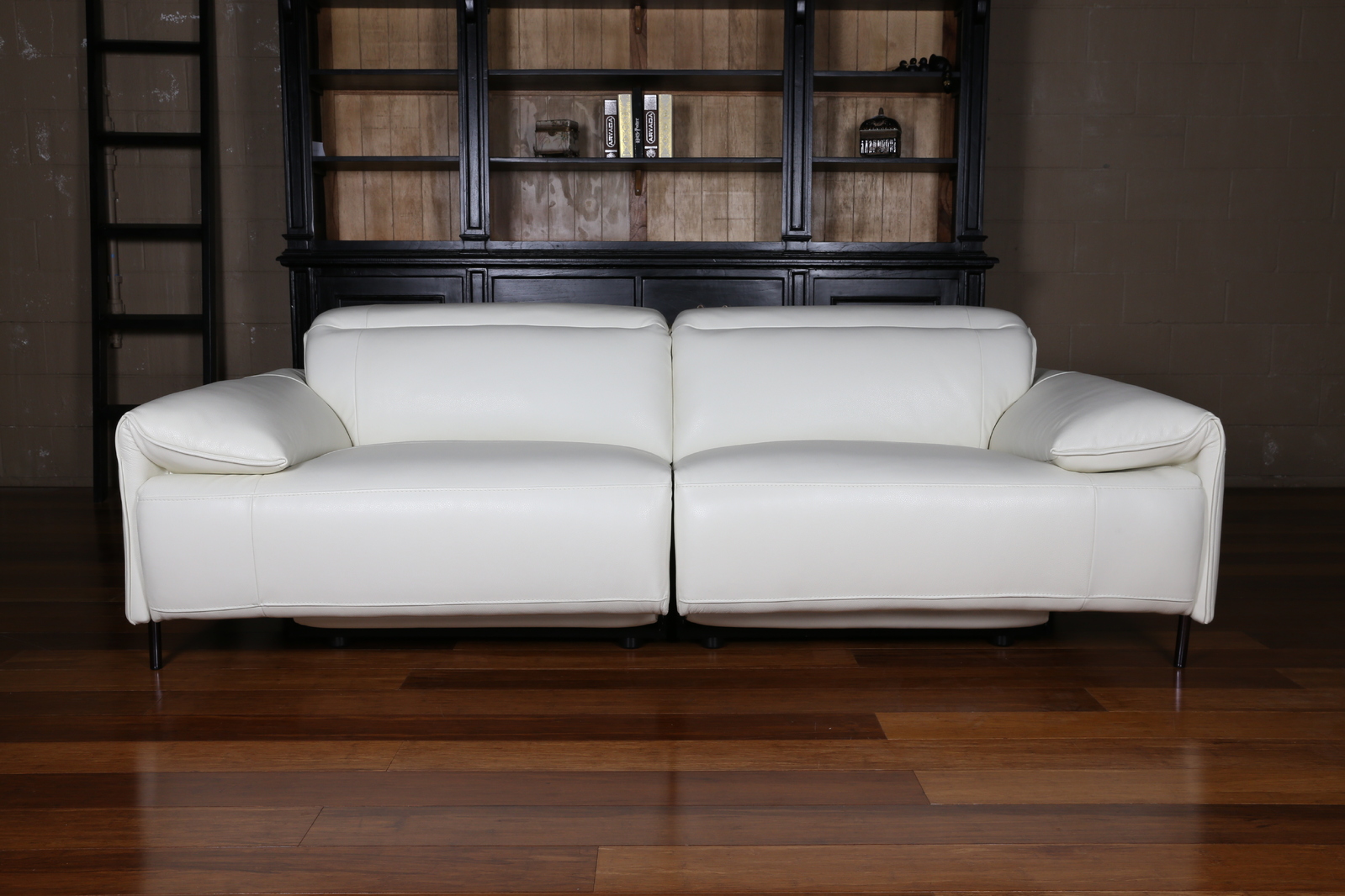 TUCKER | RECLINER LEATHER LOUNGE RANGE