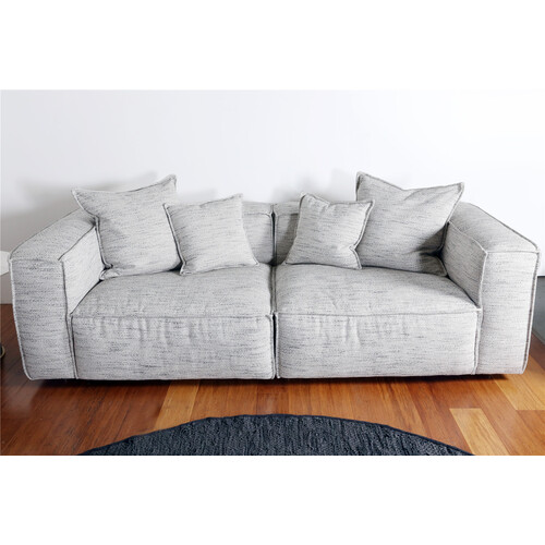 STORM | 3-SEATER CONTEMPORARY PLUSH LOUNGE 